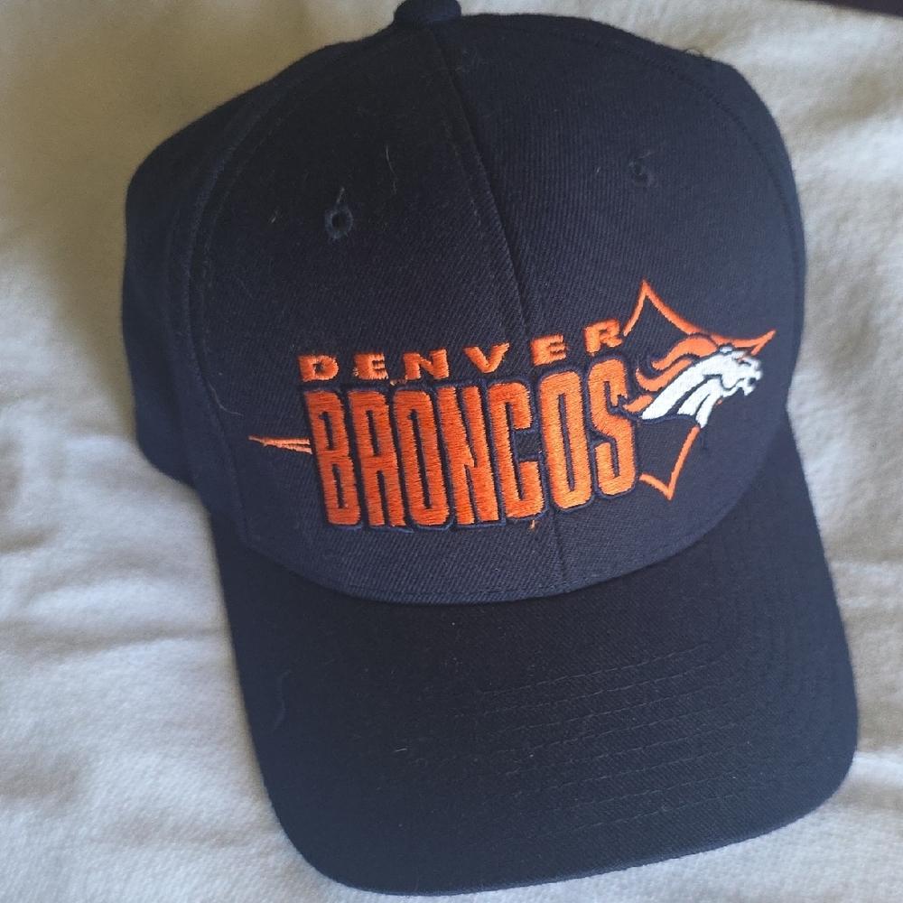 Starter Vintage Denver Broncos Proline Navy Adjustable NFL Logo 90s Cap